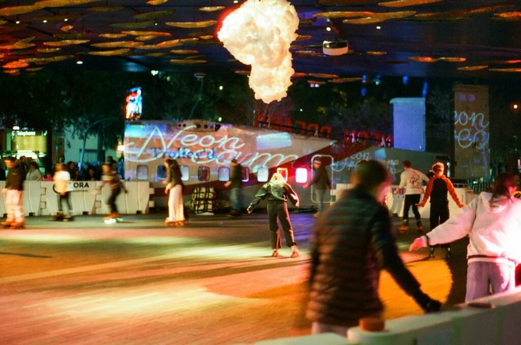 roller quad dans rink, danse, jam skating
